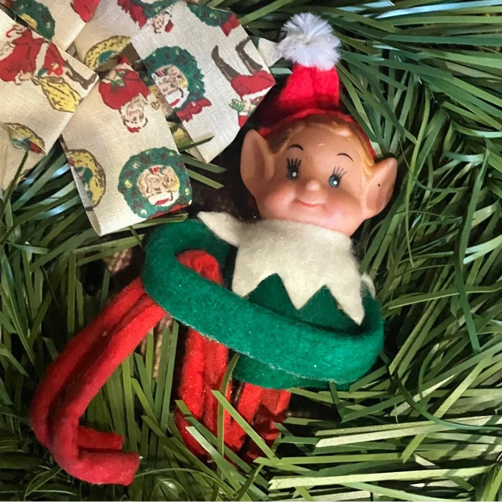 Vintage Handmade Christmas Knee-Hugger Elf Small Wreath